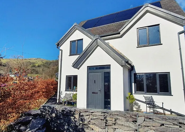 Yr Hen Berllan In The Beautiful Rowen
